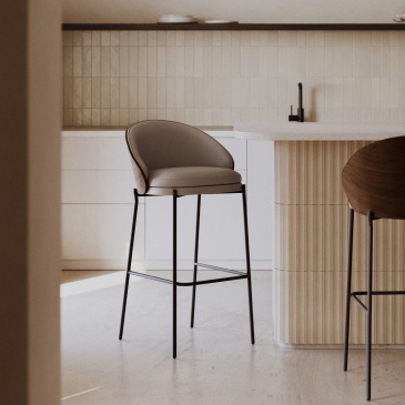 Kave Home Barstoel Eamy Bruin Kunstleer Essenfineer Walnoot