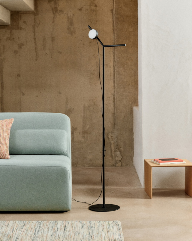 Kave Home Vloerlamp Orey Zwart met Verplaatsbare Spot
